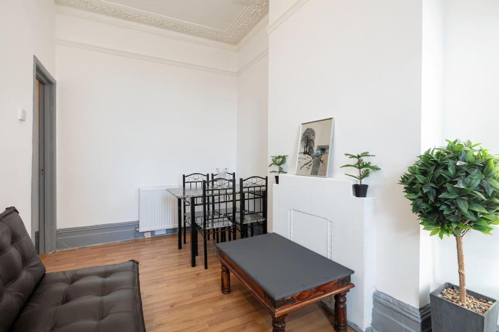 2A - Bright & Airy 2 Bed Flat - 20 Mins To Central London Bagian luar foto