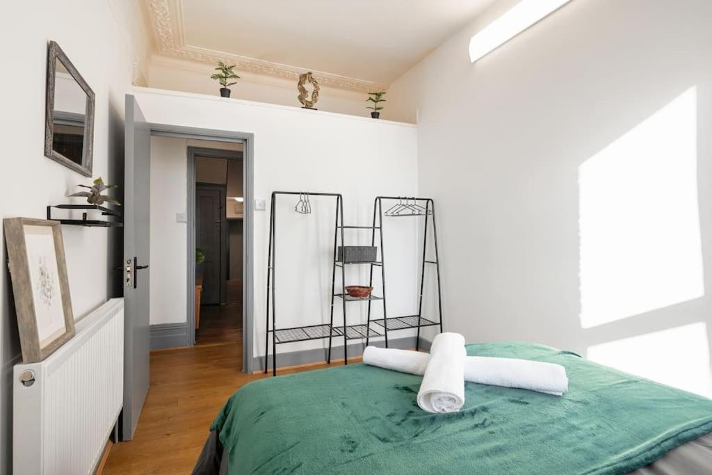 2A - Bright & Airy 2 Bed Flat - 20 Mins To Central London Bagian luar foto