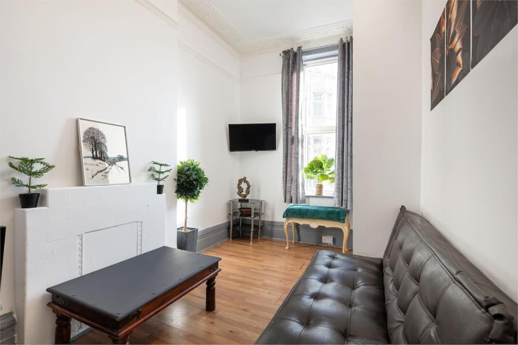 2A - Bright & Airy 2 Bed Flat - 20 Mins To Central London Bagian luar foto
